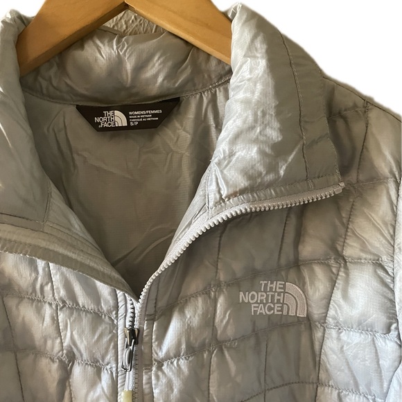 🎉HP🎉 The North Face Women’s ThermoBall Jacket - Picture 5 of 9
